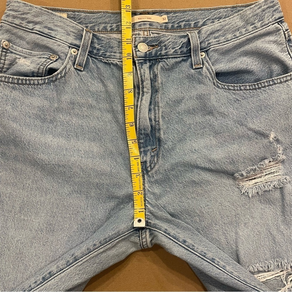 Women’s Levi’s Premium Baggy Dad Jeans Light Wash Distressed Size 32 - Picture 14 of 16